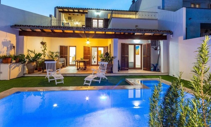 Consell House | Casa Pintor, Charming Townhouse in centre of Consell