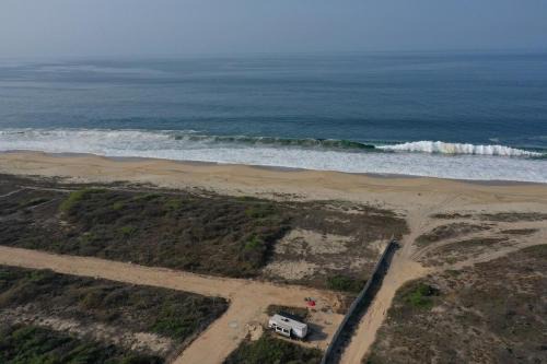 Puerto Escondido House | Casa rodante en la playa con alberca y Starlink