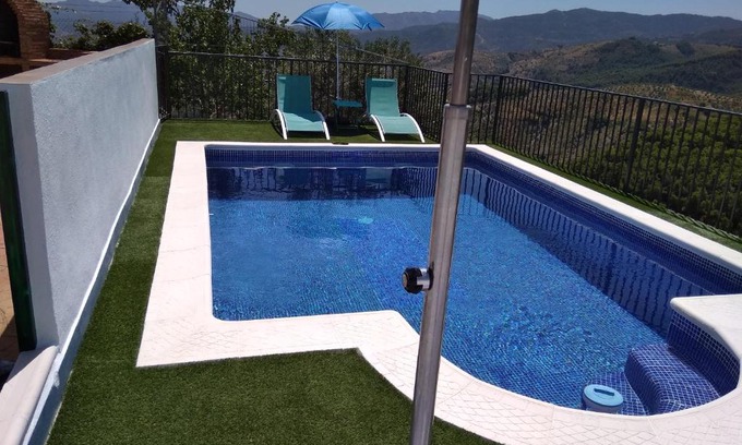 Yunquera House | Casa Rural La Revuelta con las mejores vistas a la naturaleza