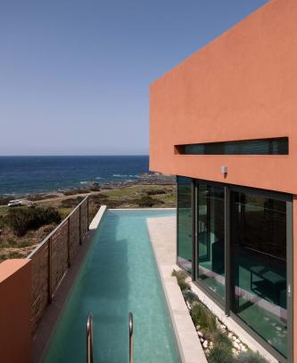 Livadia Villa | Casa Tarrha- Beachfront Villa with Heated Pool