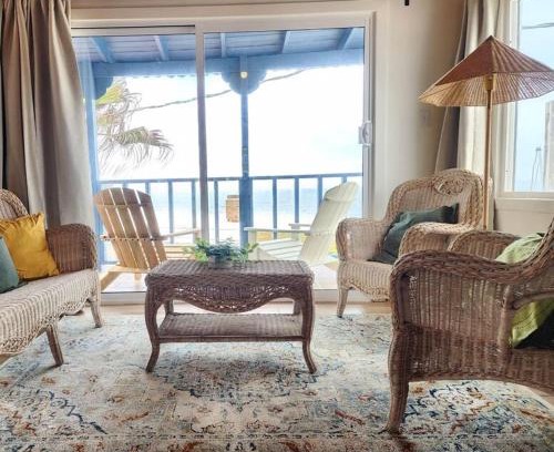 Ensenada House | Casa Tiki - Tropical Beachfront Chilluxe