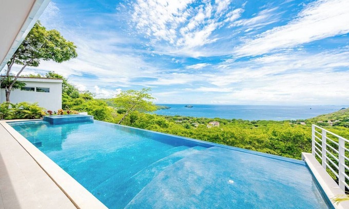 Panama Beach House | Casa Tres Vistas Bonitas – Luxurious Ocean Villa with Private Pool, Dual Kitchens, and Comfort Amenities
