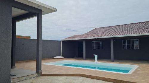 Guaratuba House | Casa uma quadra do mar