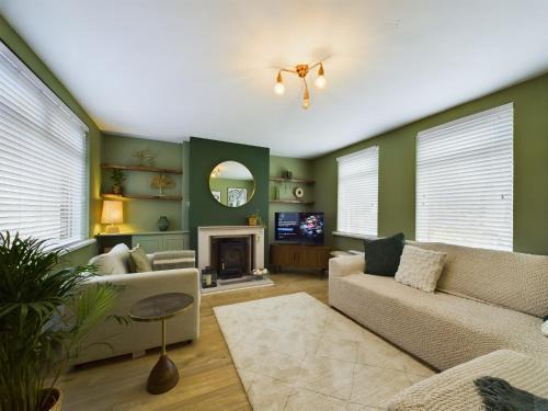 Belfast House | Casa Verde Belmont