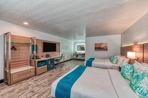 Port Hueneme Hotel | Casa Via Mar Inn, an Ascend Collection Hotel