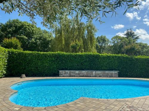 Mologno House | Casa Zoe - con piscina privata -
