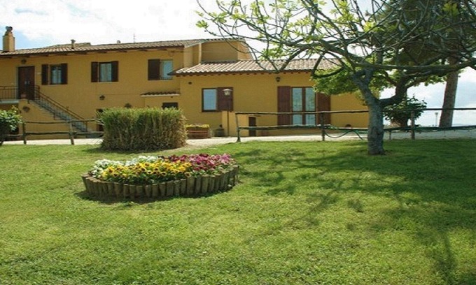 Deruta Villa | Casale Il Colle: Private Villa just 15 minutes far from Assisi