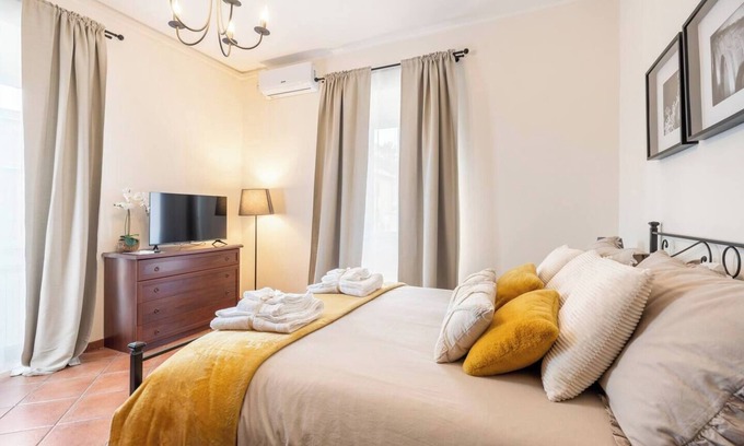 Frascati House | Casale Tra Le Vigne, Near Rome