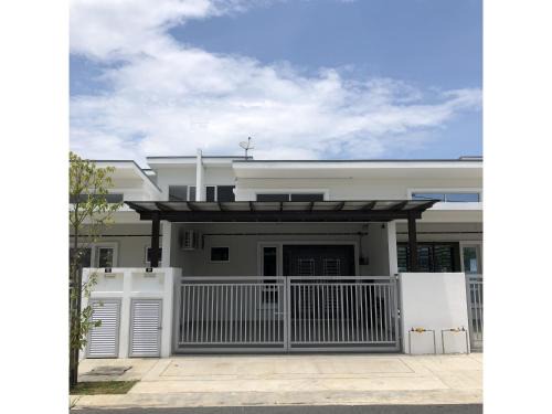 Kluang House | CasaStayz Kluang
