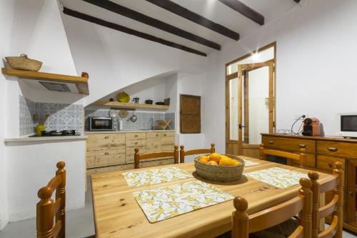 Javea Town Center Ski Chalet | Casc Antic