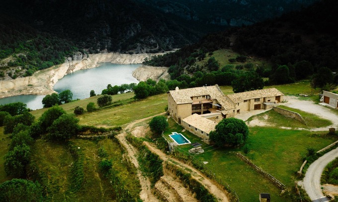 Naves Hostel | Cases Altes de Posada