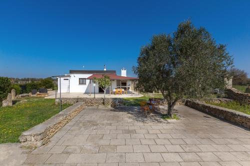 Campi Salentina House | Casetta Maddalena by BarbarHouse
