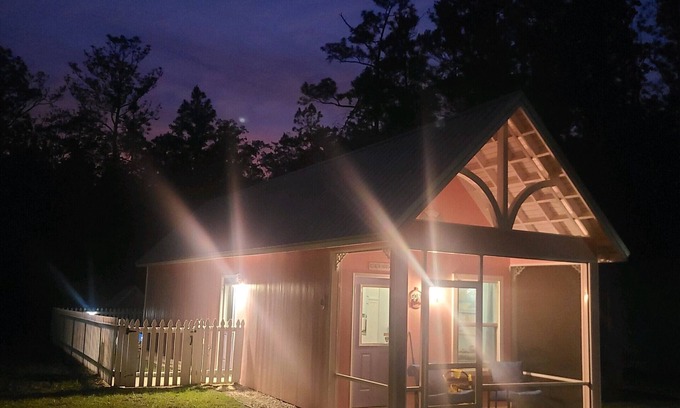 Bon Secour Cottage | Castaway Tiny Home in Bon Secour near Bon Secour River, 8 miles to sportsplex