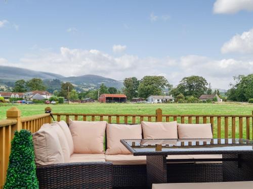 Dollar House | Castle Campbell View