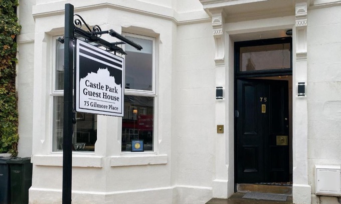 Tollcross Bed & Breakfast | Castle Park Guest House