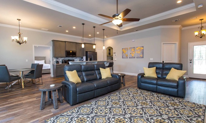 Mary Esther House | Castle Road Hideaway | Next to Hurlburt | Between Navarre & FWB | Pet Friendly | Fenced Yard | Patio