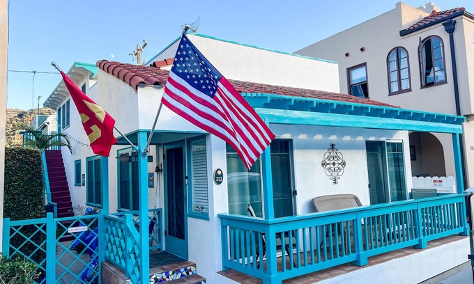 Avalon House | Catalina Cottage - CLEAN-NEW BATHROOMS AND KITCHEN