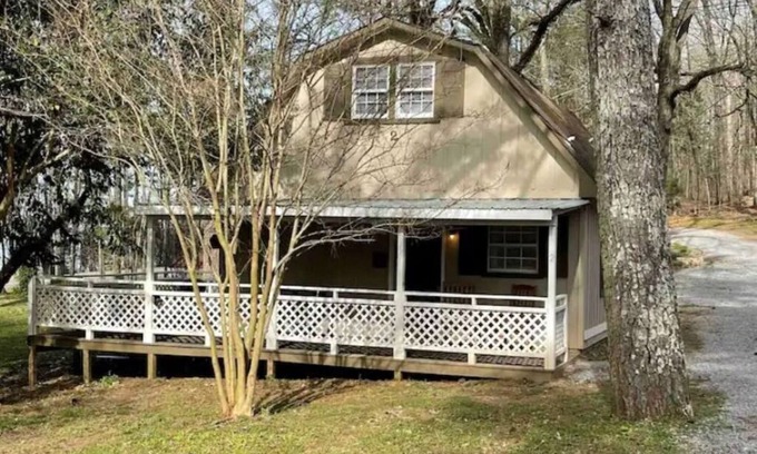 Scottsboro Cabin | Catfish Cabin - Perfect Little Get-away