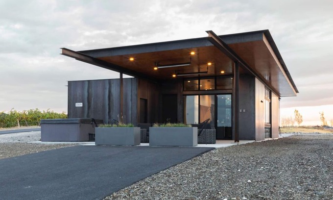 Quincy House | Cave Beaux at the Gorge - walk to concerts w/hot tub