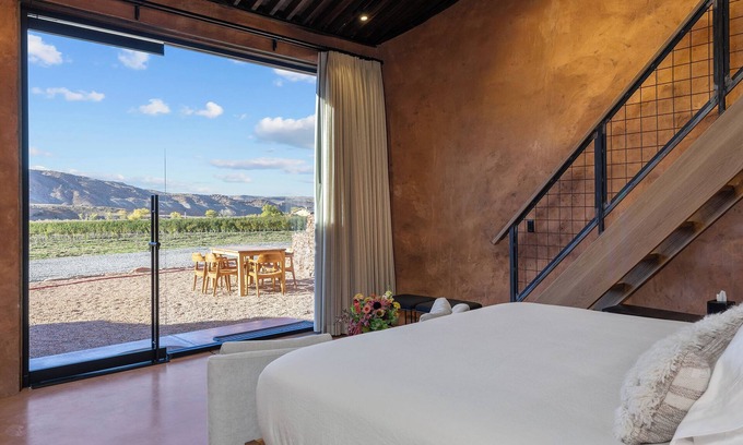 Delta Bed & Breakfast | Cave Suites Among the Orchard