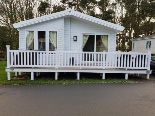 Cayton Bay House | Cayton Bay Caravan Park - Holiday Accommodation 6516
