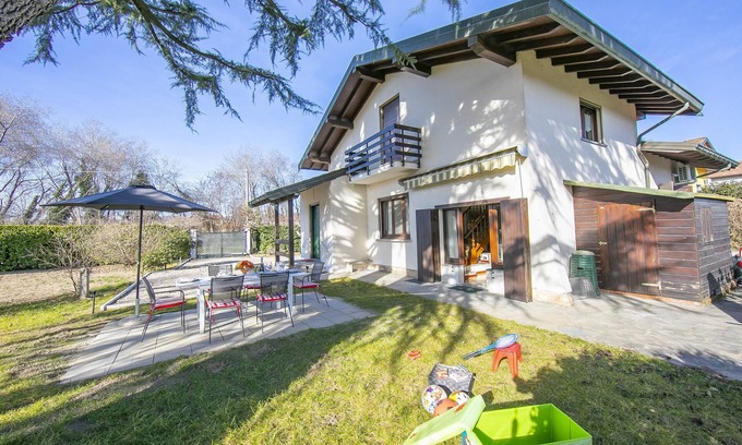 Angera House | Cedar House Villa Few Minutes From Lake, Angera, Italy