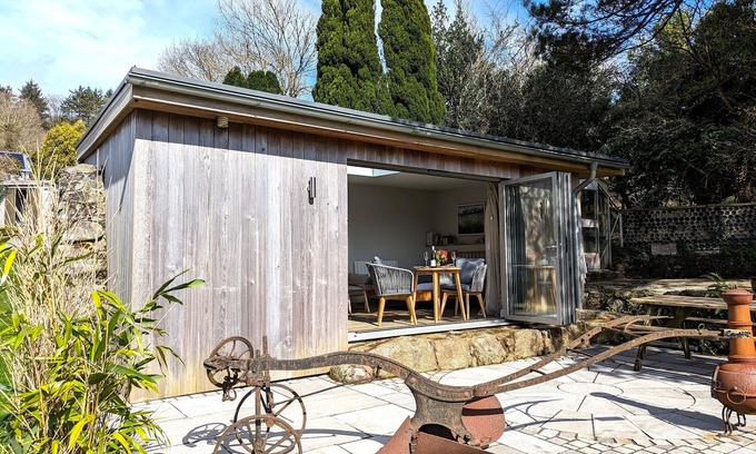 Shaugh Prior Cabin | Cedar Lodge - Stunning Dartmoor Views & Walks