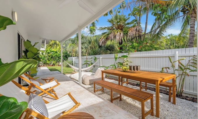 Palm Cove Villa | Cedar Villa A Designer Pool House by the Beach