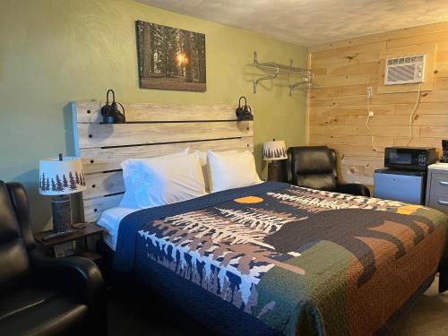 St Ignace Hotel | Cedars Motel