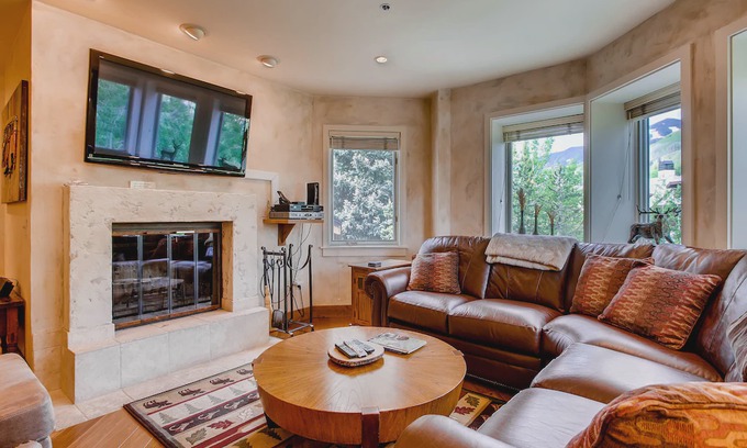 Beaver Creek Apartment | Centennial 3