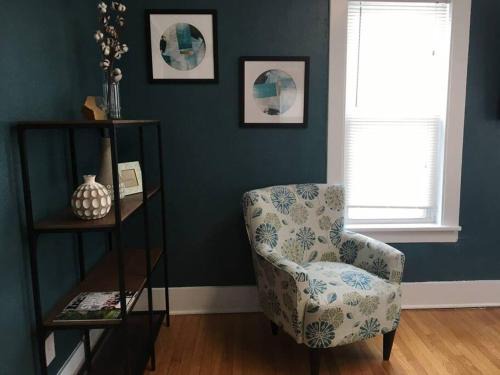 Southeast Omaha Apartment | Center Midtown WalkUp