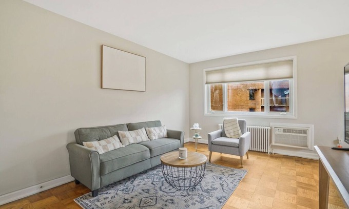 Radnor - Fort Myer Heights Apartment | Central 1BR Apt - mins to metro & DC