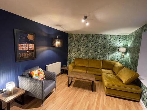 Montrose Apartment | Central 2-Bed Flat, main door, on-street parking