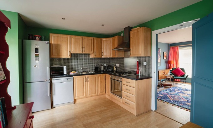 Belfast Apartment | Central Belfast Apartments: Unique Retreat in the East