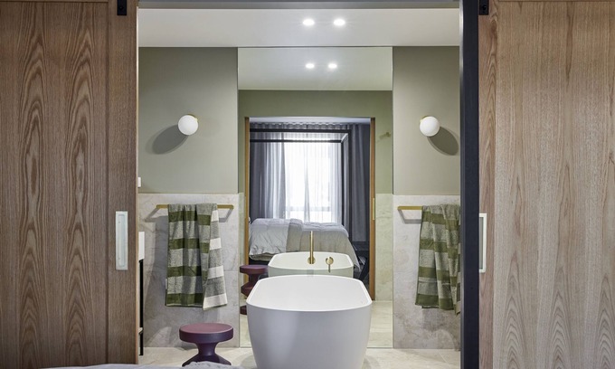 Orange Hotel | Central Caleula Motor Lodge