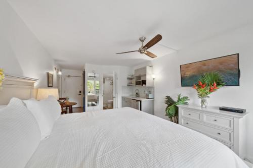 Kihei Apartment | Central Kihei Gem! 3-Min Walk to the Beach & Shops