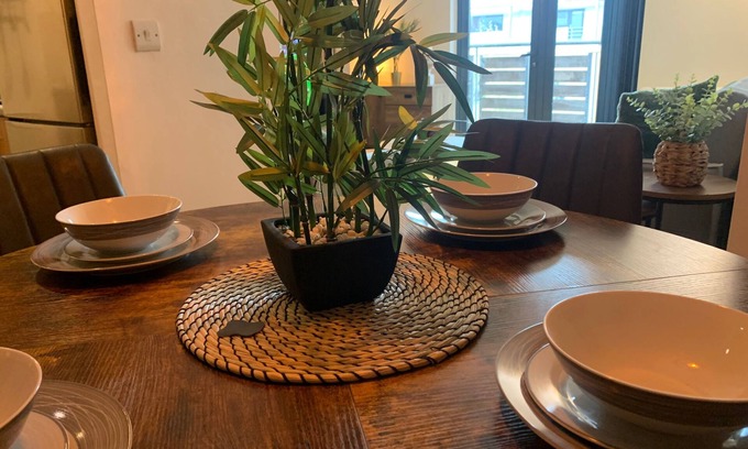 RopeWalks Apartment | Central Liverpool Apartment-sleeps 6-free Parking