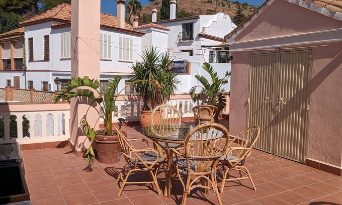 Centro Apartment | Central Location! Lovely Room with FREE Wi-Fi