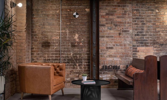 People's Freeway Hotel | Central Location, Close to Nature, Dogs Are Allowed!