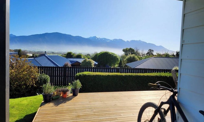 Kaikoura House | Central | Mountain Views | Spa