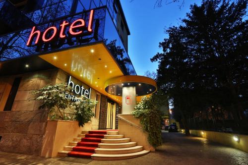 Old Town Hotel | Central Park Hotel Modena