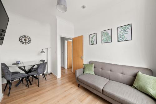 Reading Apartment | Central Reading - 3 bed apartment