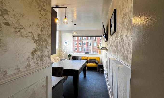 Sheffield Apartment | Central Sheffield Duplex 3-bed Apt, Sleeps 8