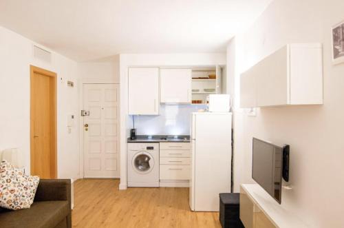 La Roqueta Apartment | Central Station. Free Wifi & Terrace