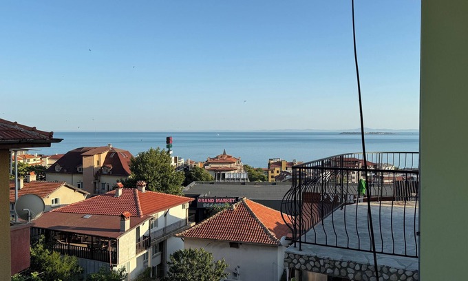 Sveti Vlas Apartment | Central Studios with Sea View