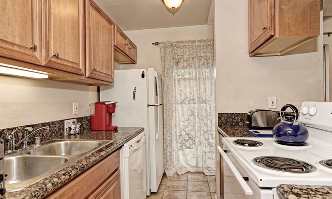 Clairemont Mesa Condo | Central to Everything San Diego! 2 bd, 2 ba Condo