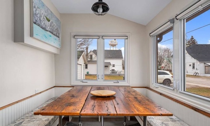 Wellington Cottage | Centrally Located Cottage in Wellington