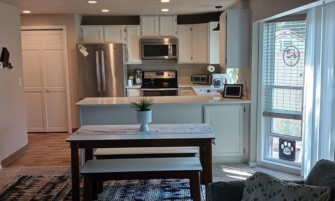 Boise House | Centrally located home near the Boise River Greenbelt