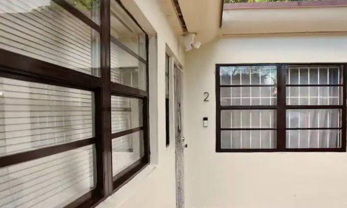 West Little River Apartment | Centrally located Miami apartment.