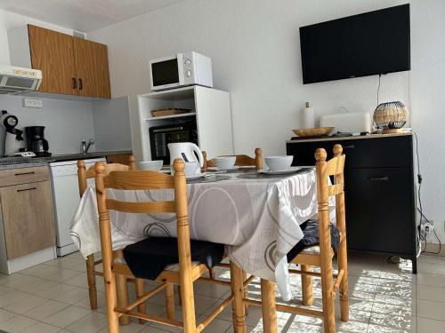 Le Grau-Du-Roi Apartment | Centre-ville, proche plage - Appt 2P cabine, 4 pers avec parking privé, Le Grau-du-Roi - FR-1-250-114